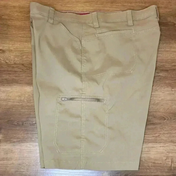 Wrangler Men’s 44 Tan Nylon Spandex Stretch Cargo Utility Shorts 9” Inseam - Picture 3 of 8